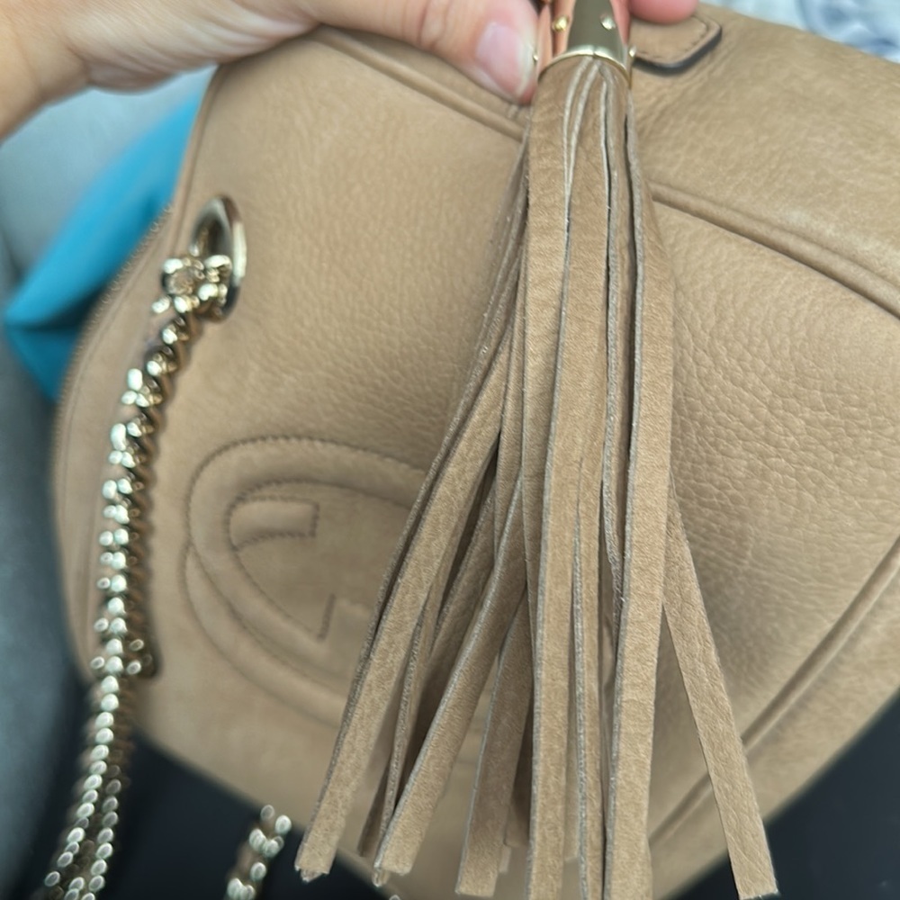 Gucci Soho Chain Zipped Shoulder Bag in Grained Leather with Tassel - Picture 11 of 12